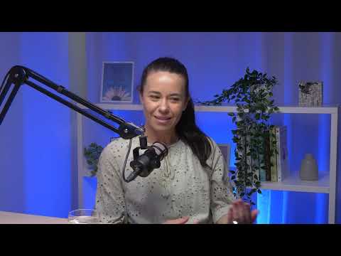 Modra soba/Sensa podkast #31- Krmarjenje s travmo: Lucija Čevnik o odnosu mati-hči