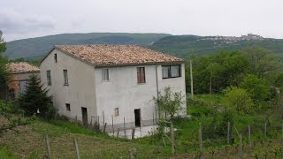 preview picture of video 'Country house with landscape view - Roccaspinalveti, Abruzzo'