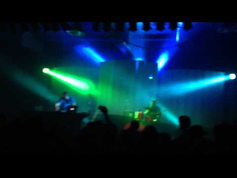 The Floozies - Fat Bottom Girls remix live at Concord Music Hall 01/31/14
