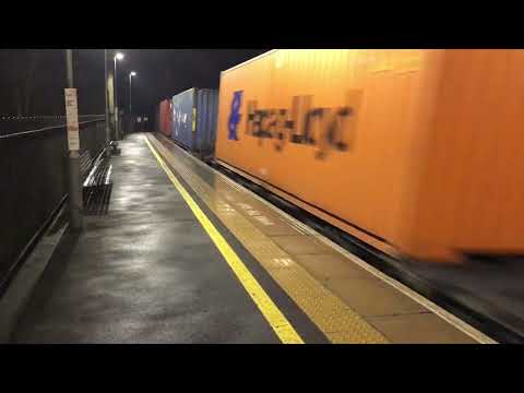 66190 working 4M83 Acton mainline marshalling yard to Trafford park euro terminal