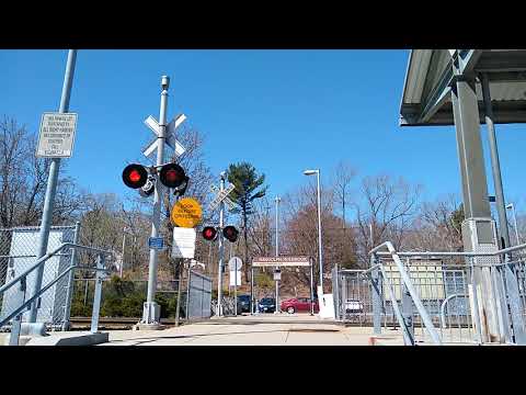 Pedestrian Railroad Crossing | Holbrook/Randolph Station, Holbrook, MA