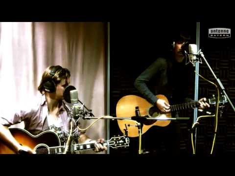 Brooke Fraser unplugged - Something in the water