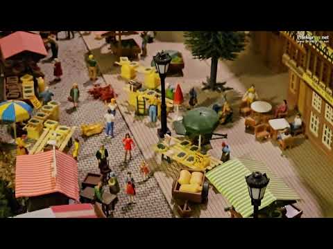 Velika železničarska maketa z več tisoč dodelanimi detajli