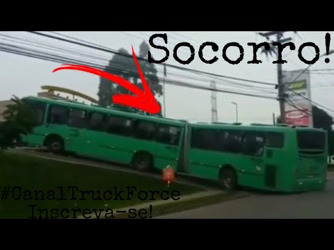 Ônibus articulado dando trabalho!
