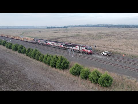 4MA9 SCT Mixed Freight Train Crosses ARTC Hi-Rail (12/5/2022) - PoathTV Australian Railways