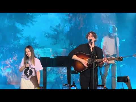 Dean Lewis - In A Perfect World (with a Fan) (Live at University of Liverpool 06/07/2023)