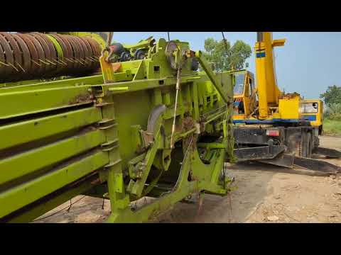 Claas 2200 Baler Unloading