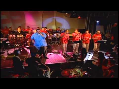 MAELO RUIZ- TE NECESITO MI AMOR en vivo