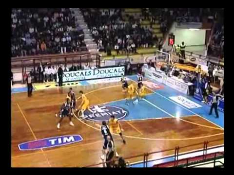 Qyntel Woods with Fortitudo Bologna