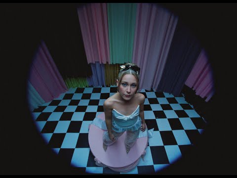 Josiane - Toxic (to me) (Clip officiel)