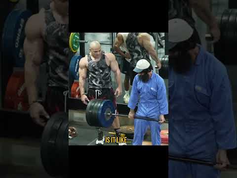 Качок в ШОКЕ… уборщик троллит 😳