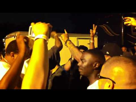 Bone thugs backstage battle !