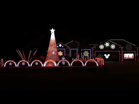 Gustavsson Family Lights 2023 - Danger Zone by Kenny Loggins