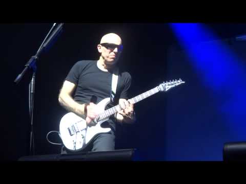 Joe Satriani - "Three Sheets to the Wind" (Live Paris 2014)