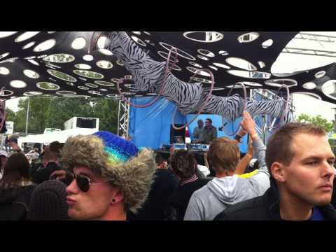 ElectronMike (Abstract Bookings) @ Ruhr in Love Festival Germany 2011 (Playing Blaue Moschee)