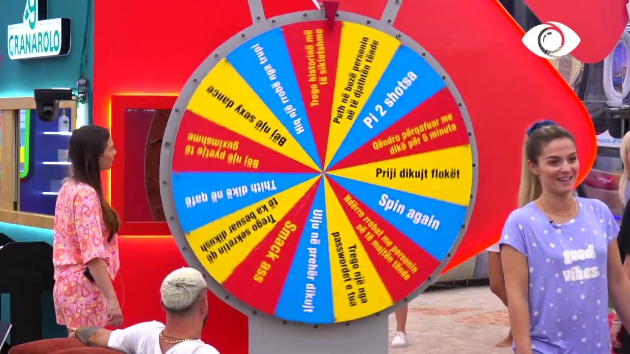 Pyjama Party/ Kristi ndërron rrobat me Deamishelin