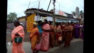 preview picture of video 'Periyakulam - ND - Margazhi Nagara Kirtan - 31-12-2013'