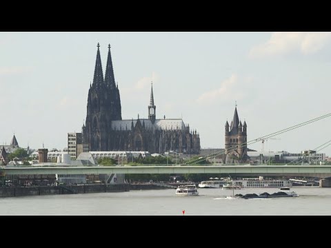 Welcome to GamesCom 2014 Day 1 - Season 4 International Wild Card Tournament!