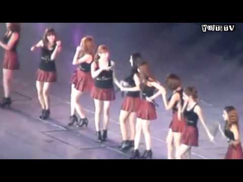SNSD YulTi 율티 Fancam Moment #26 - So Into Their Own World