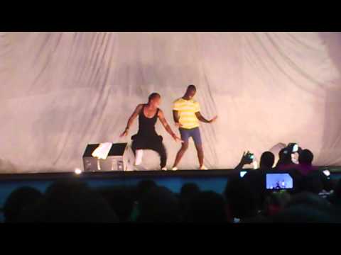 CALADO SHOW E FABIO DANCE NO LOBITO.mp4