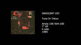 Kadr z teledysku Tune In Tokyo tekst piosenki Innocent Cry