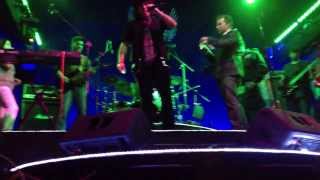 Presentación de el mezcal orgánico de Enrique Bunbury