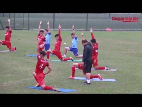 HLV Park Hang-seo tự tay sắp xếp sân tập cho tuyển U23