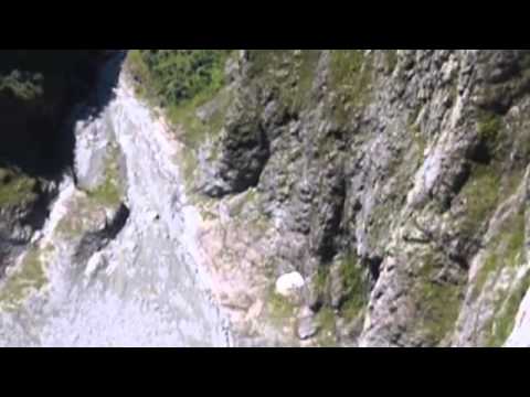 Norwegian basejumper survives fall from cliff after high bar snaps