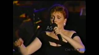 Maureen McGovern's Head Voice Range: G5 - G6 (Short Version)