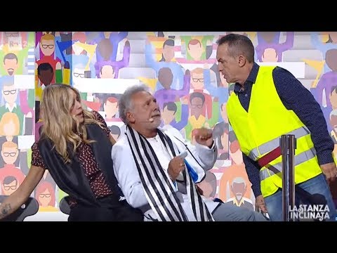 La stanza inclinata - "Il tifoso a due maglie"- Stasera tutto è possibile 04/11/2019