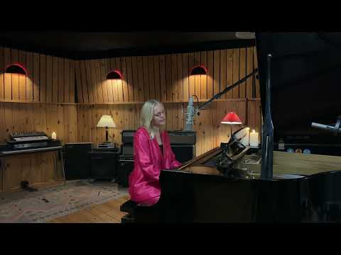 Trine Therkelsen - "Lyse Nætter" (Fortolkning) LIVE