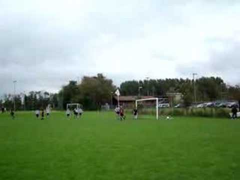 Victoria scoort in de laatste seconde de gelijkmaker