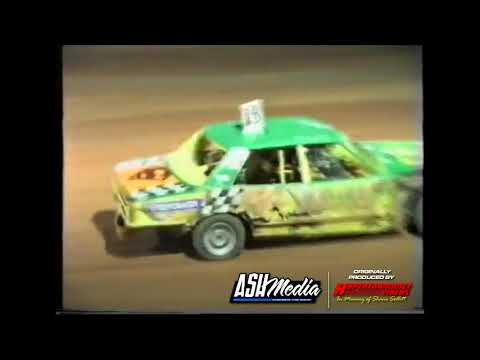 Street Sedans: 1996/97 Queensland Title - Consolation Race - Gympie Speedway - 26.01.1997