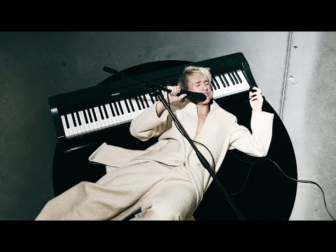 Miłosz Skierski - Tonę (w skateparku) [LIVE]