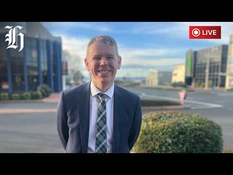 Thumbnail for NZ Herald Live: Chris Hipkins speaks to media