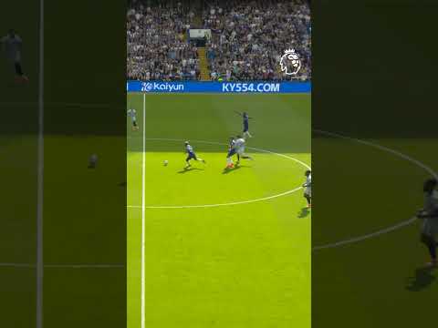 Caicedo's Outrageous Halfway Effort!