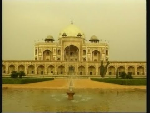 Islamic leader views monument's restored gardens