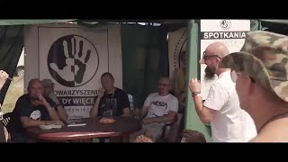 Łydka Grubasa i Stowarzyszenie „NIGDY WIĘCEJ” (Pol’and’Rock Festival, 2.08.2018) – kampania „Muzyka Przeciwko Rasizmowi”.