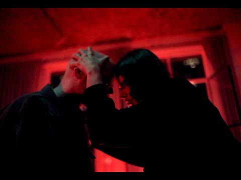 The Jungle Giants - Hold My Hand (Official Video)