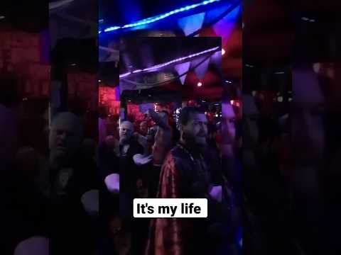 RUSUH‼️Di Bali gara gara bawain lagu ini || bule dan lokal berdampingan #bali #wonderfulindonesia