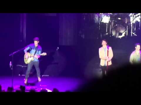Talking/ Let's Go - Jonas Brothers 11/28/12 Pantages Theater