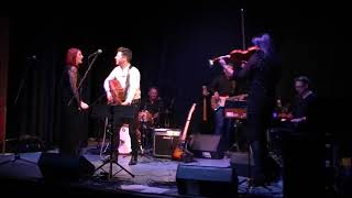 Feet don&#39;t touch the ground