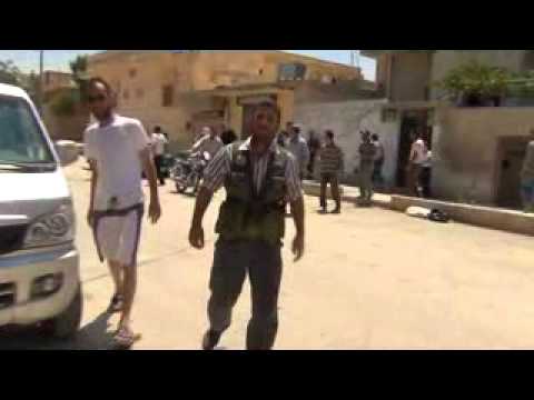 كتيبة الزبير بن العوام تقوم بحماية المراقبين الدوليين عند زيارتهم مدينة حريتان