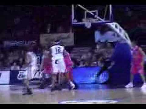 05 08-12-07 BCO-Pepinster - Opnieuw de score van Elvir Ovcin