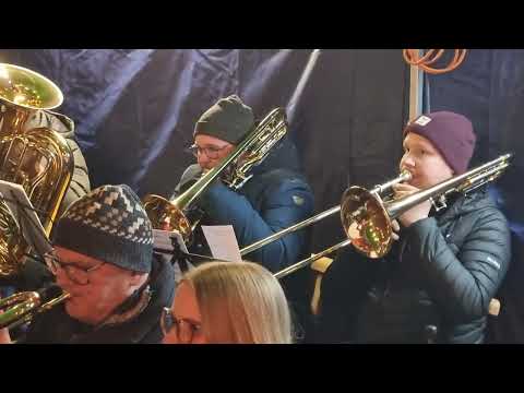 Polka mit Herz Weinachtsmusik in Wärtlichs Stallcafe   Weisbacher Musikanten