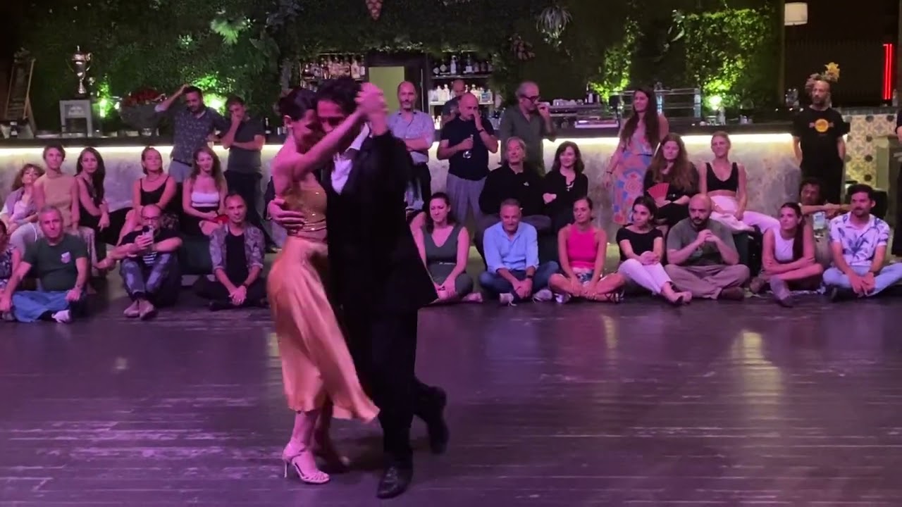 Demetrio Scafaria y Letizia Messina - "Campo Afuera"  Orchestra Rodolfo Biagi