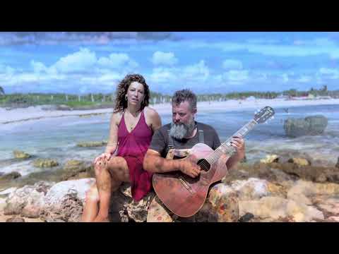 Reinhard Vanbergen & Charlotte Caluwaerts - La Luz (Official Video) - s0509