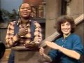 Sesame Street Sing With Olivia And Linda
