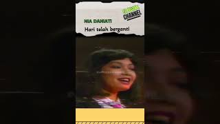 Download lagu Hari telah berganti   Nia Daniati mp3