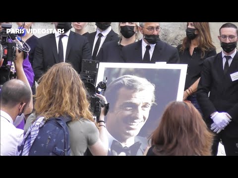 Les stars arrivent aux obsèques de Jean-Paul BELMONDO le 10 septembre 2021 (Dany Boon Jean Dujardin)